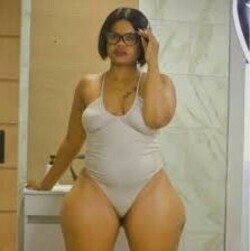 Ameliasocurvy's Image