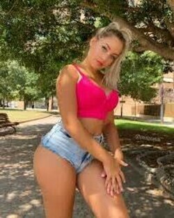 Paola Celeb的图像