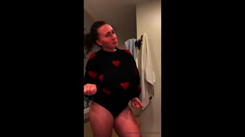 Karlyetaylor nude Twerks Her Pink Booty