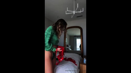 Natalie Roush porn in a green thong