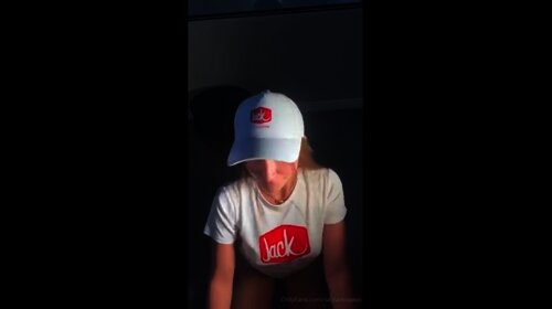 Skylar Mae Delivery Girl Sucks & Gets A Facial Porn Video Leaked